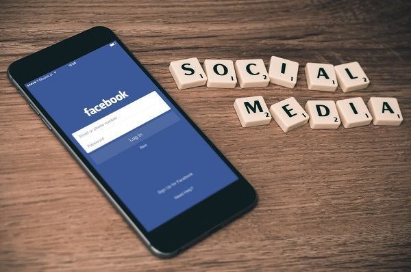 Facebook trên di động