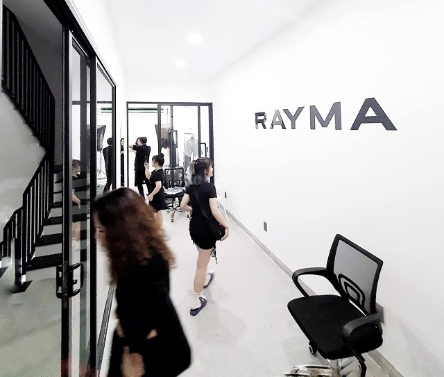Rayma Asia nổi tiếng bởi các mặt hàng thời trang đa phong cách Rayma Asia nổi tiếng bởi các mặt hàng thời trang đa phong cách